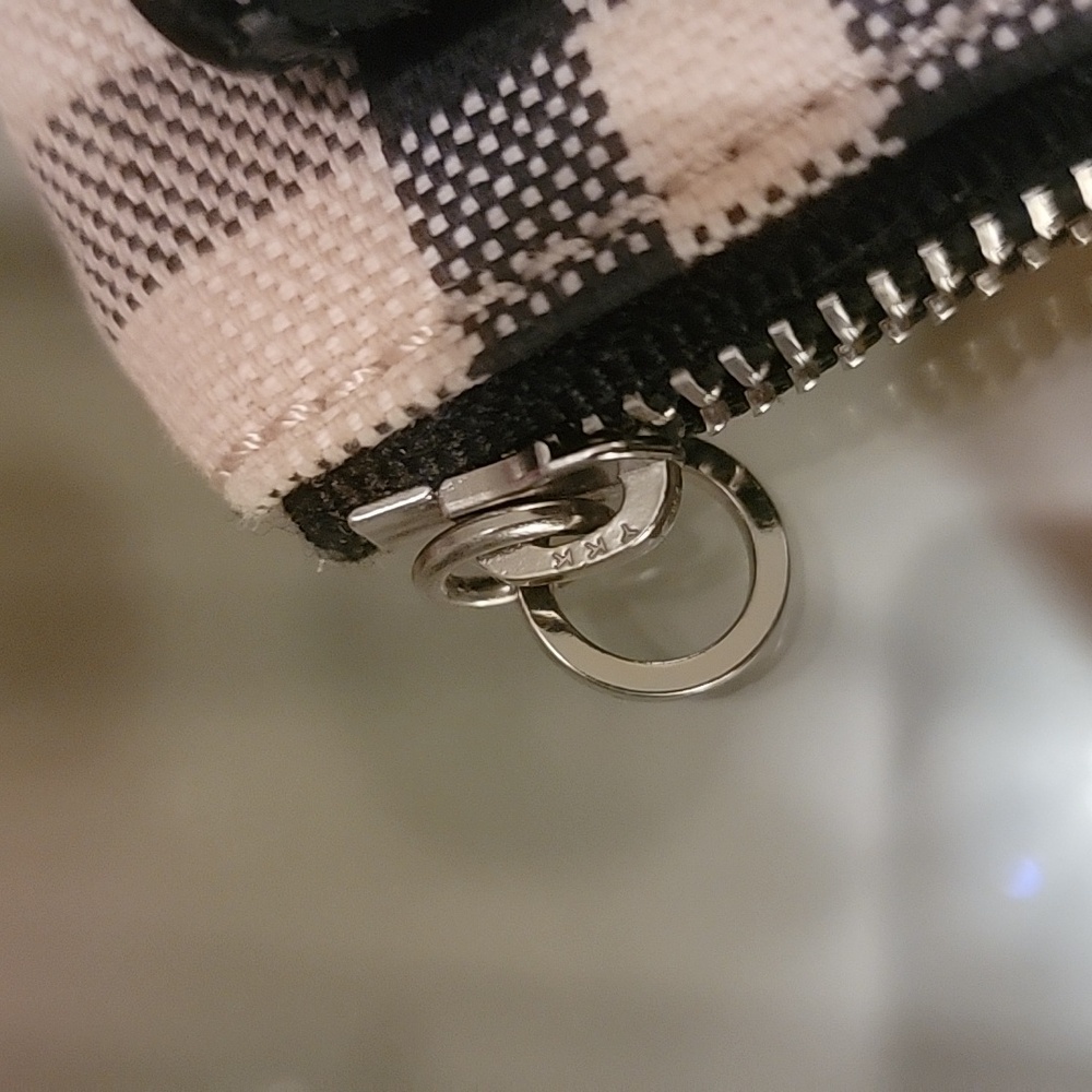 Burberry Wristlet Clutch. Burberry Plaid W/ Black Trim. Gorgous! BN. - Picture 7 of 8